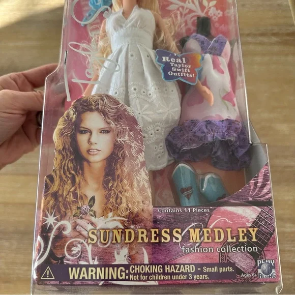 Taylor Swift Sundress Medley Fashion Doll - Picture 6 of 8